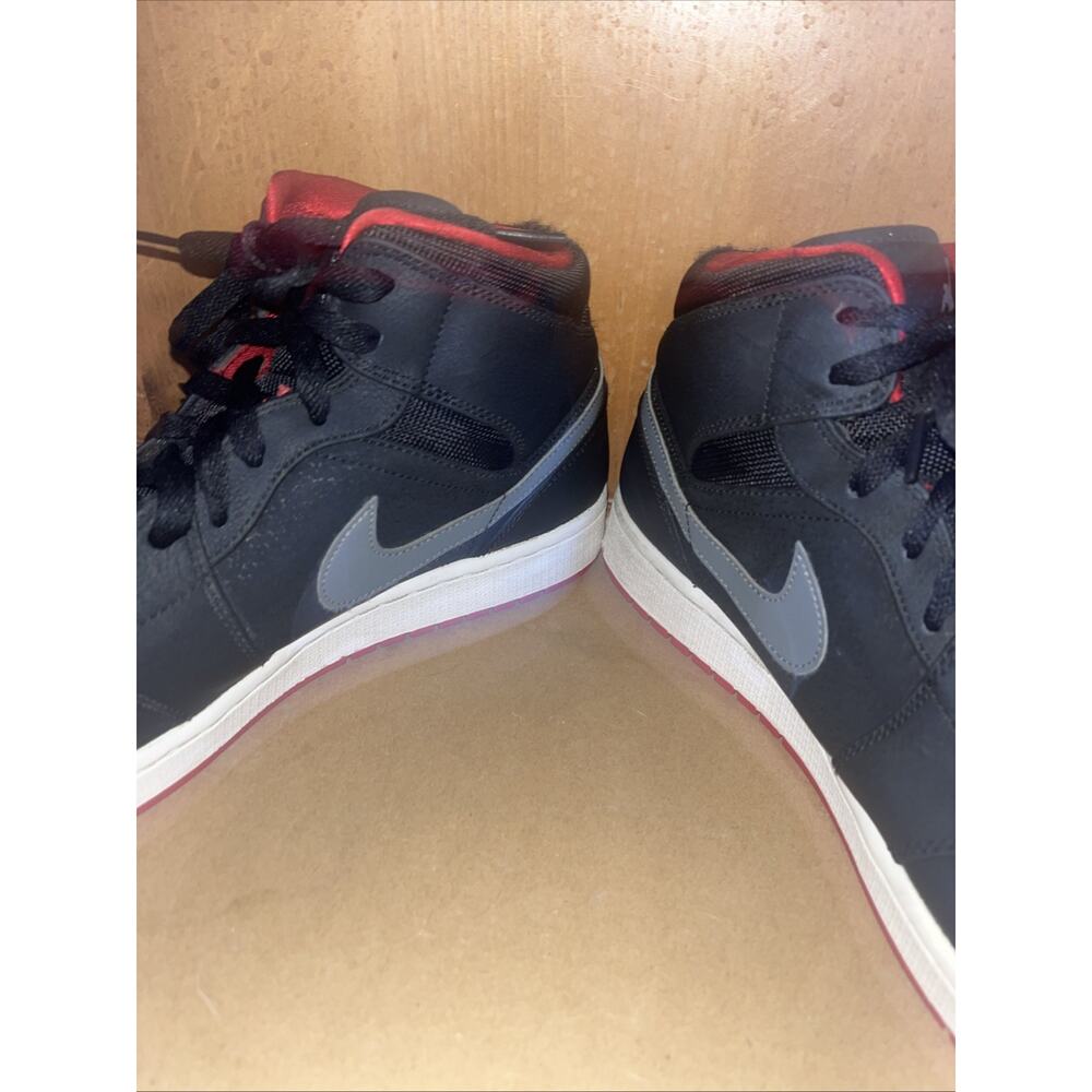 Nike Air Jordan 1 Mid Sneakers Men’s 13 Black Cool Grey Red Shoes 554724-004 - Picture 6 of 13